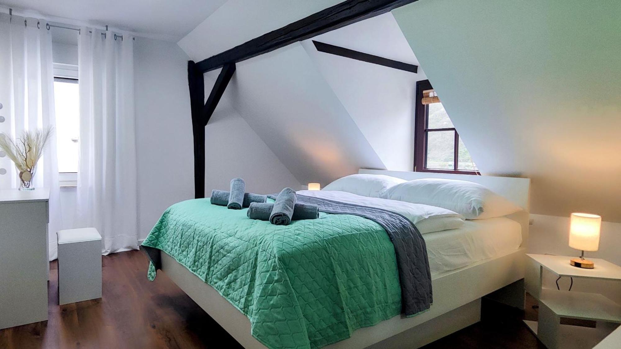 דירות קאוב Direkt Am Rhein Mit Burgblick Nahe Rheinsteig Bis 8 Personen, 2 Baeder, 4 Zimmer, Kueche, Netflix מראה חיצוני תמונה